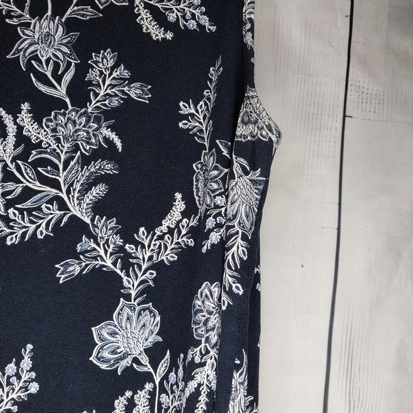 J.Jill Wearever Collection Floral Sleeveless Top - Navy and White - Picture 7 of 12